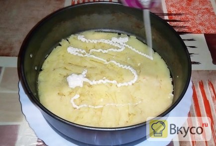 Слоеный салат Шпротка с картофелем и кукурузой