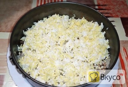 Слоеный салат Шпротка с картофелем и кукурузой